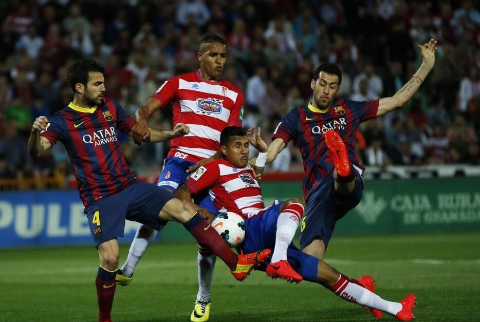 哈兰德错失罚球 曼市踢和太妃糖.